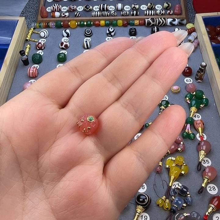圆***嘟玛瑙/玉髓未镶嵌饰品