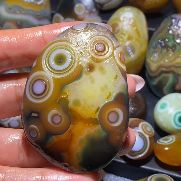 玛瑙/玉髓未镶嵌珠宝奇石18