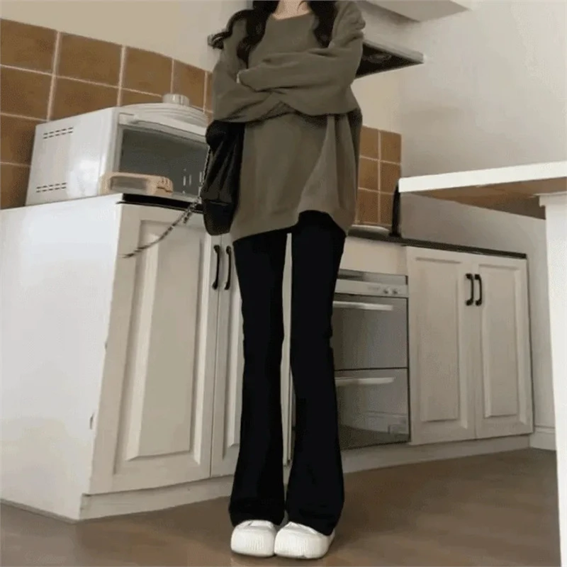 2025秋冬季新款微喇叭裤女高腰显瘦小个子黑色休闲牛仔微喇长裤