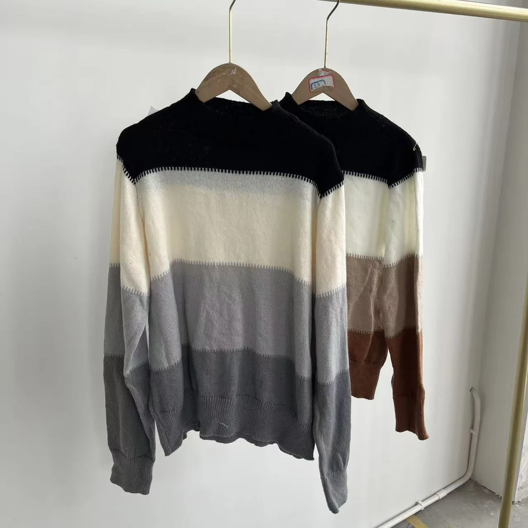 A12-3-2390款   秋冬拼色条纹圆领长袖针织套头长65