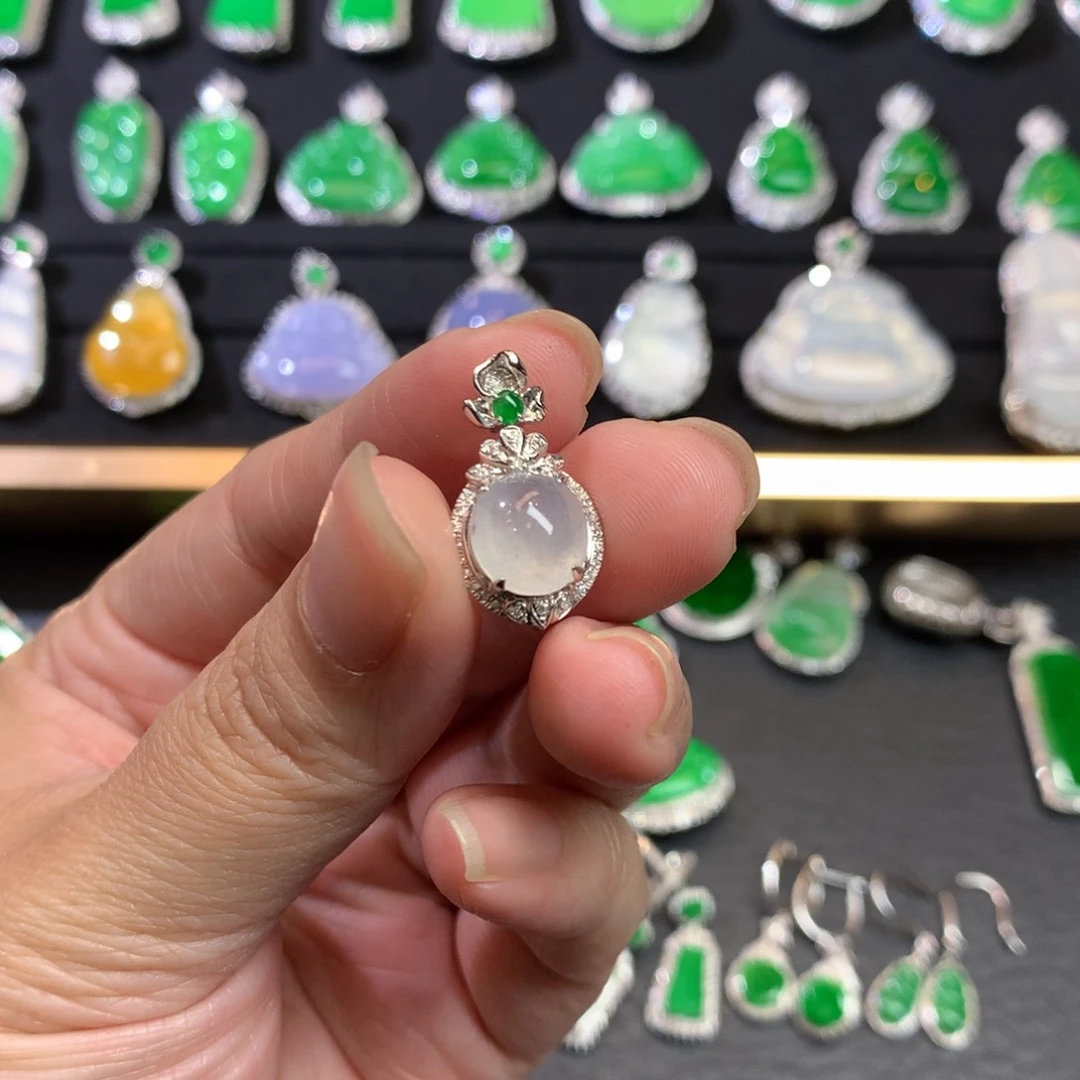 翡翠吊坠(不含链)18K金镶嵌