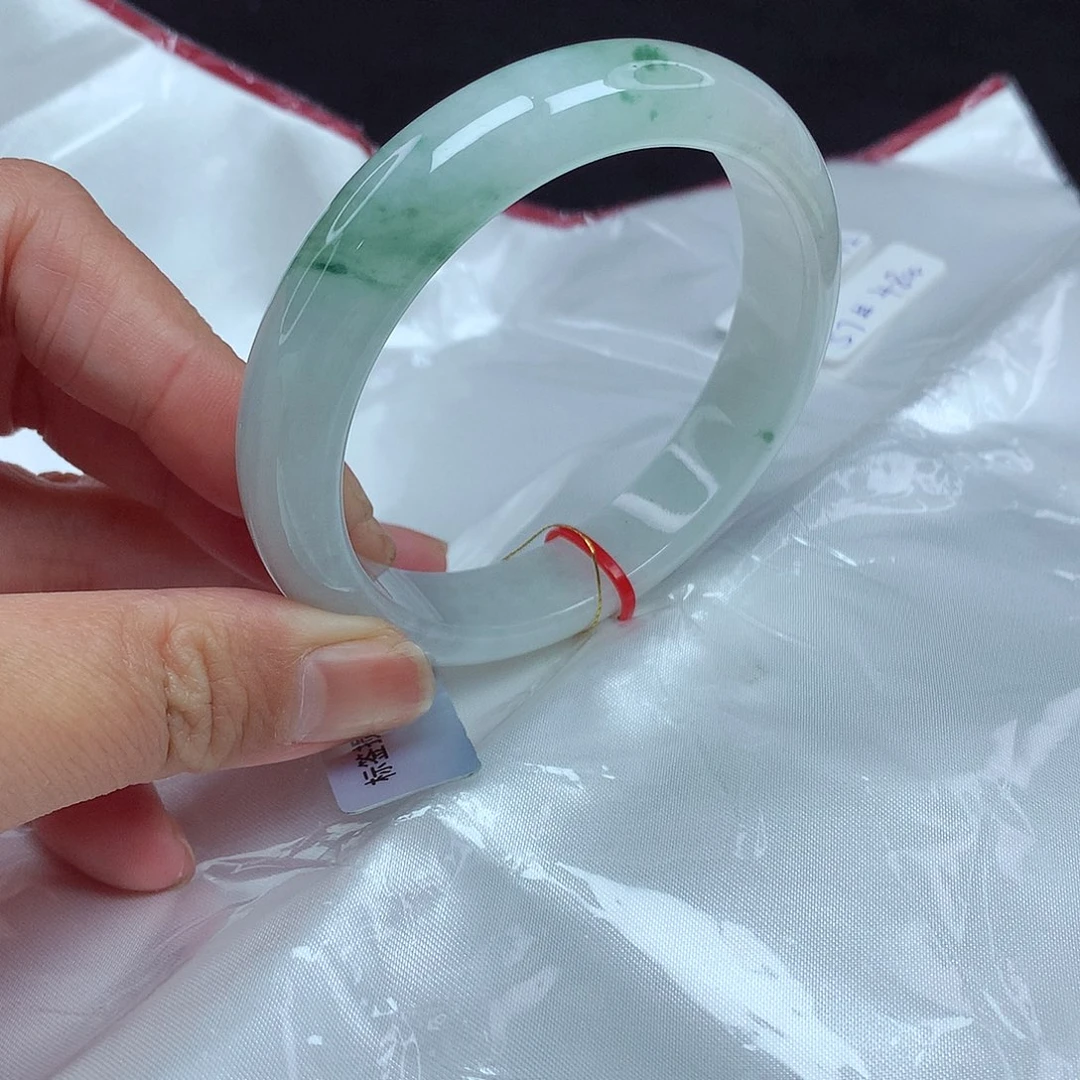 翡翠手镯未镶嵌57圈442