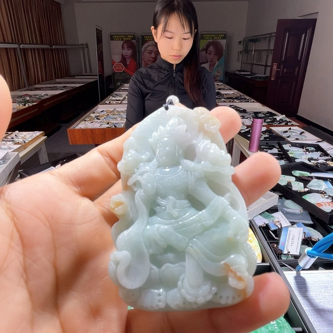 翡翠未镶嵌颈饰一
