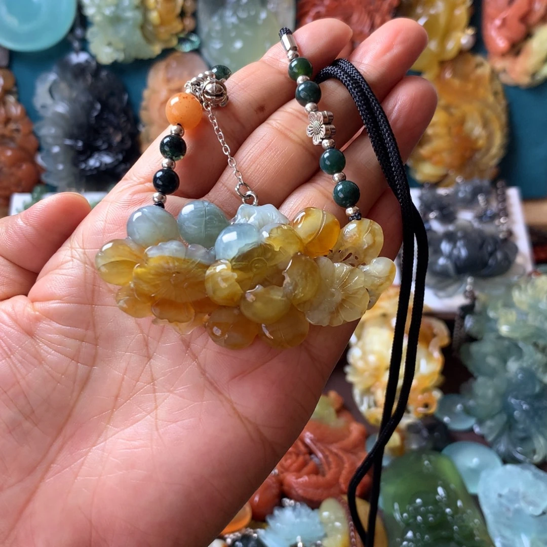 蛇纹石玉未镶嵌挂坠