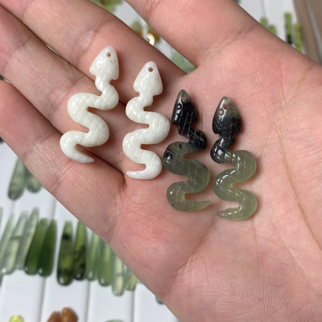 蛇纹石玉耳饰未镶嵌备*露