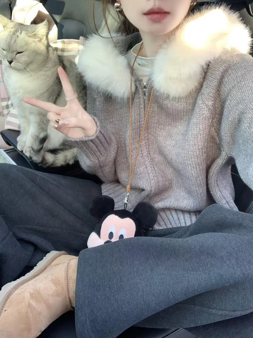 2026秋冬新款韩系气质减龄粉色棉服外套灰色毛毛领子针织开衫裤子