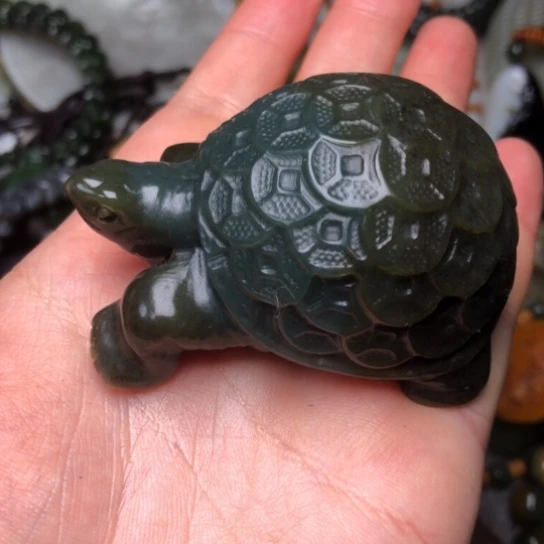 和田玉未镶嵌把件