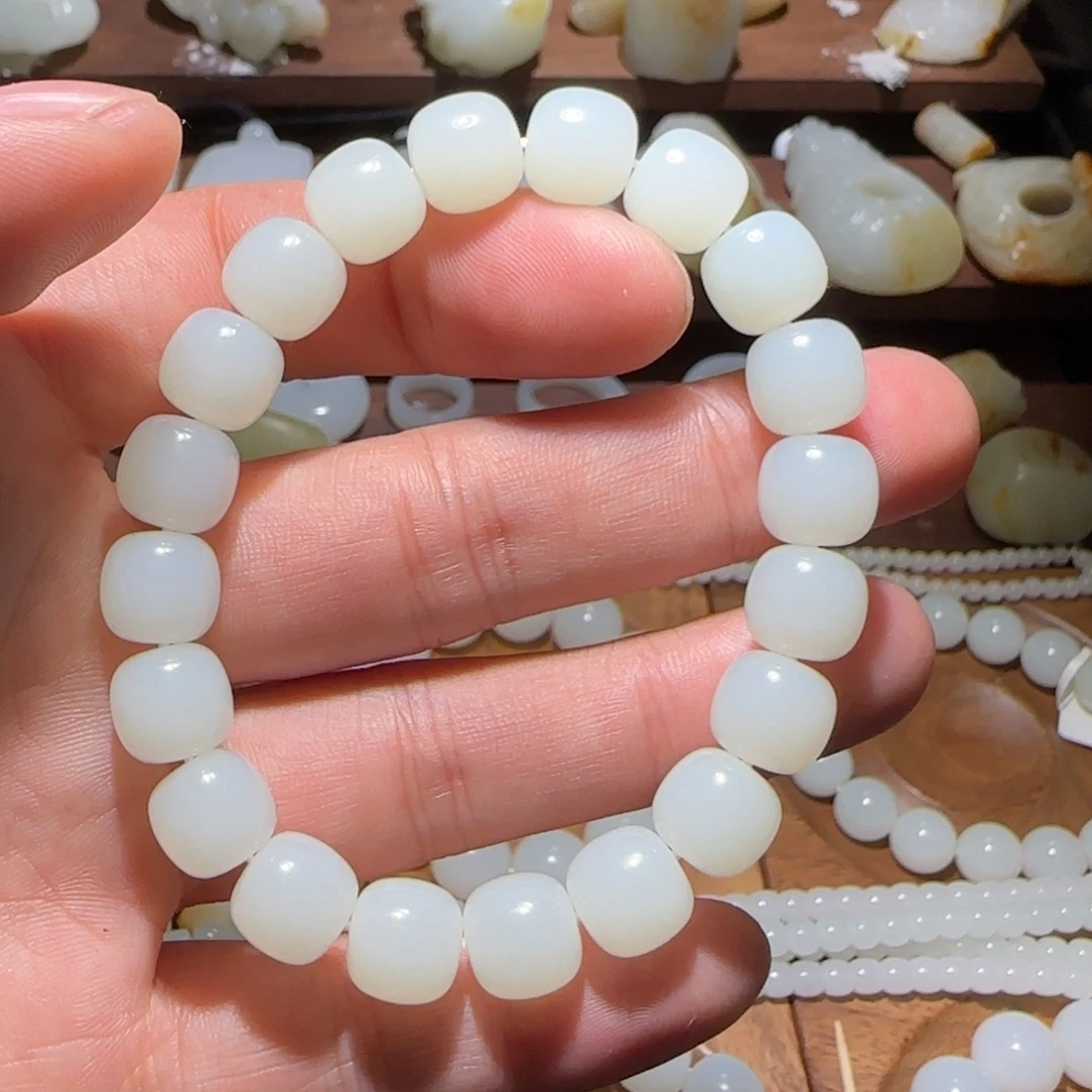 K***K和田玉未镶嵌手链