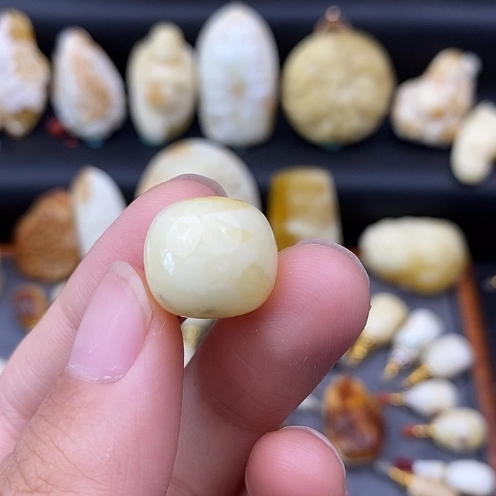 裸石琥珀未镶嵌15老邢微瑕