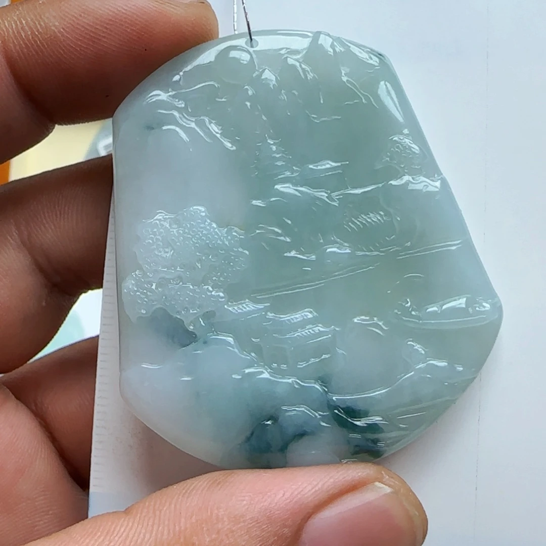 翡翠未镶嵌颈饰，