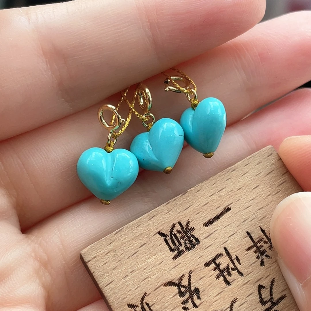 绿松石未镶嵌颈饰