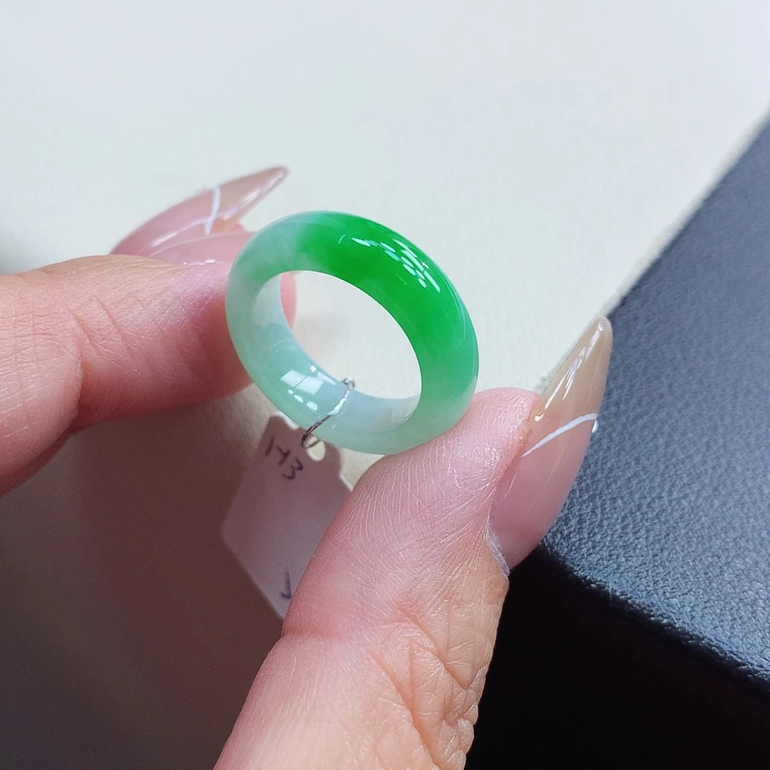 翡翠戒指未镶嵌10-11号