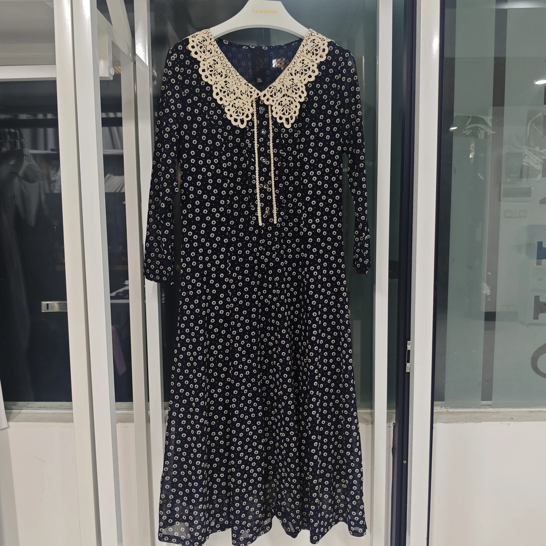 1238- 法式蕾丝娃娃领设计感一排扣时尚气质显瘦碎花女装连衣裙