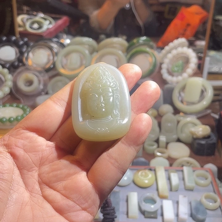 和田玉（青白玉）未镶嵌颈饰