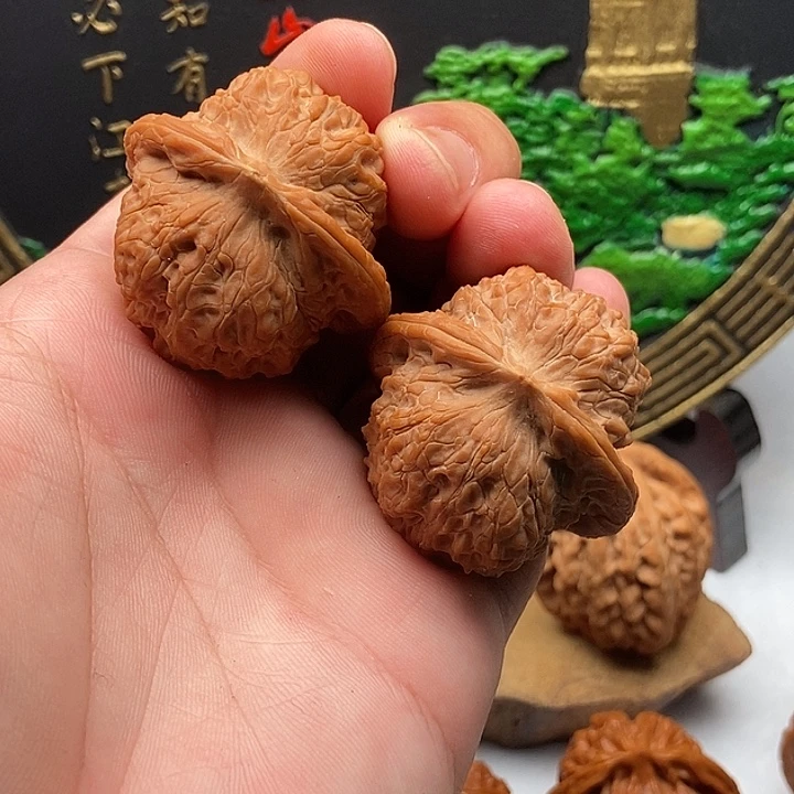 枫***ㅤ文玩核桃把件血麒麟