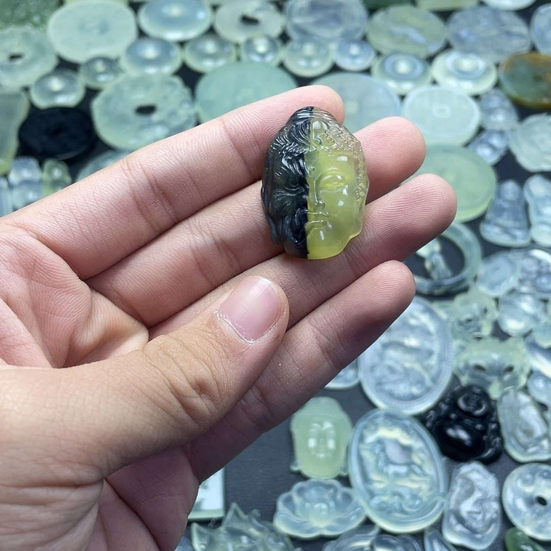 岫玉未镶嵌颈饰一念之间