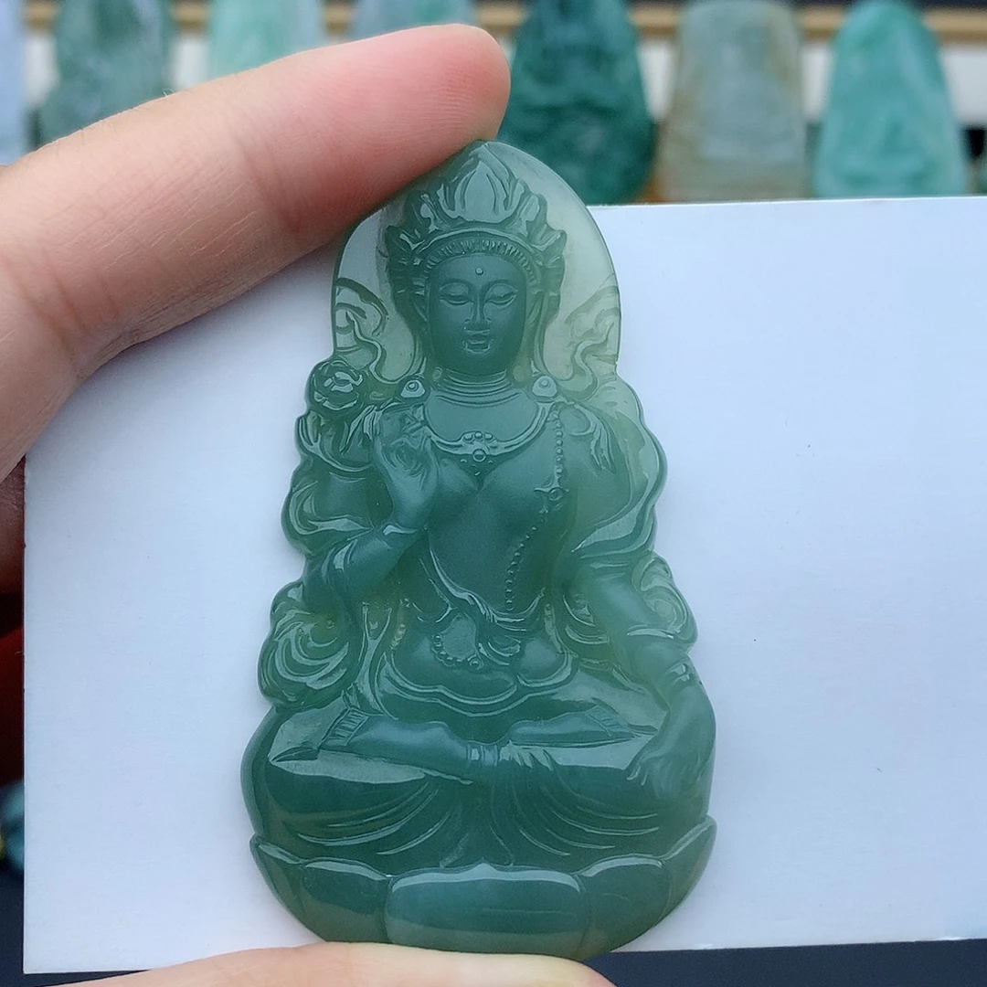 翡翠未镶嵌颈饰观音