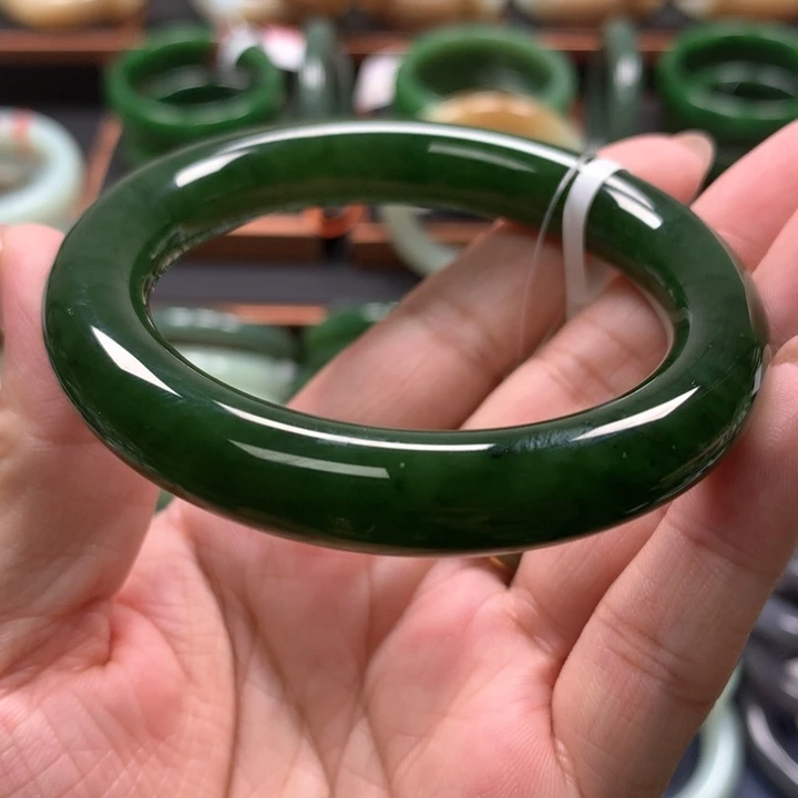 【闪购商品】未镶嵌手镯和田玉