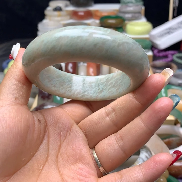 石英质玉手镯未镶嵌沐*