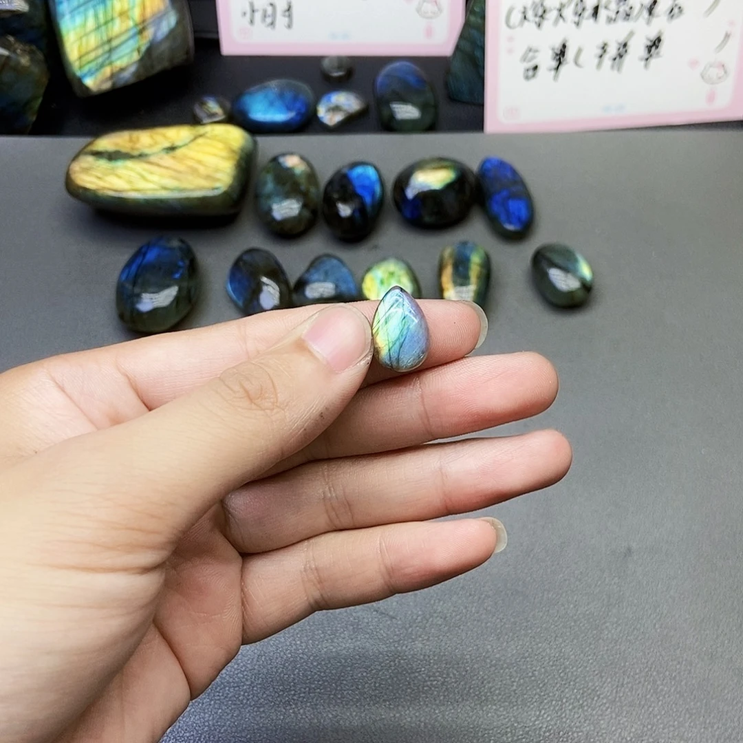 乌***黑颈饰银S925镶嵌紫晶