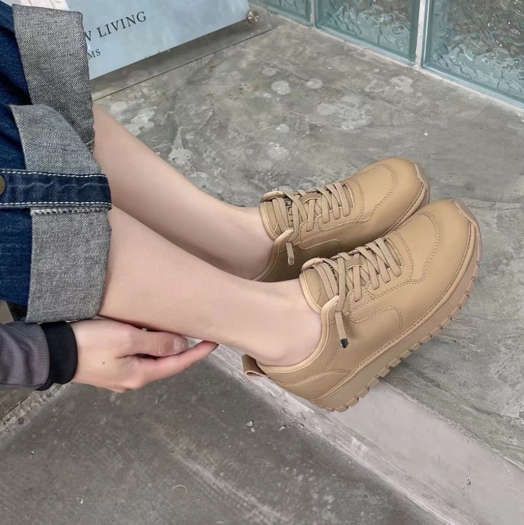 名戴女鞋2025春季新款平底时尚休闲百搭户外运动跑步软底单鞋