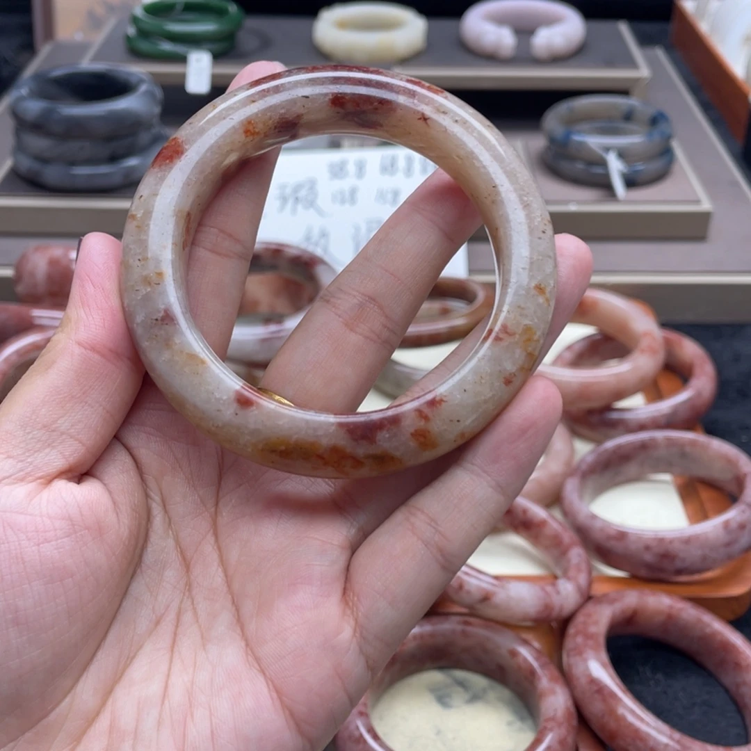 轻***罗石英岩玉手镯（圆镯）合金