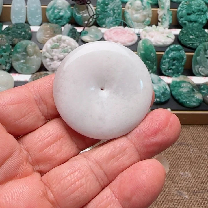 独山玉未镶嵌颈饰