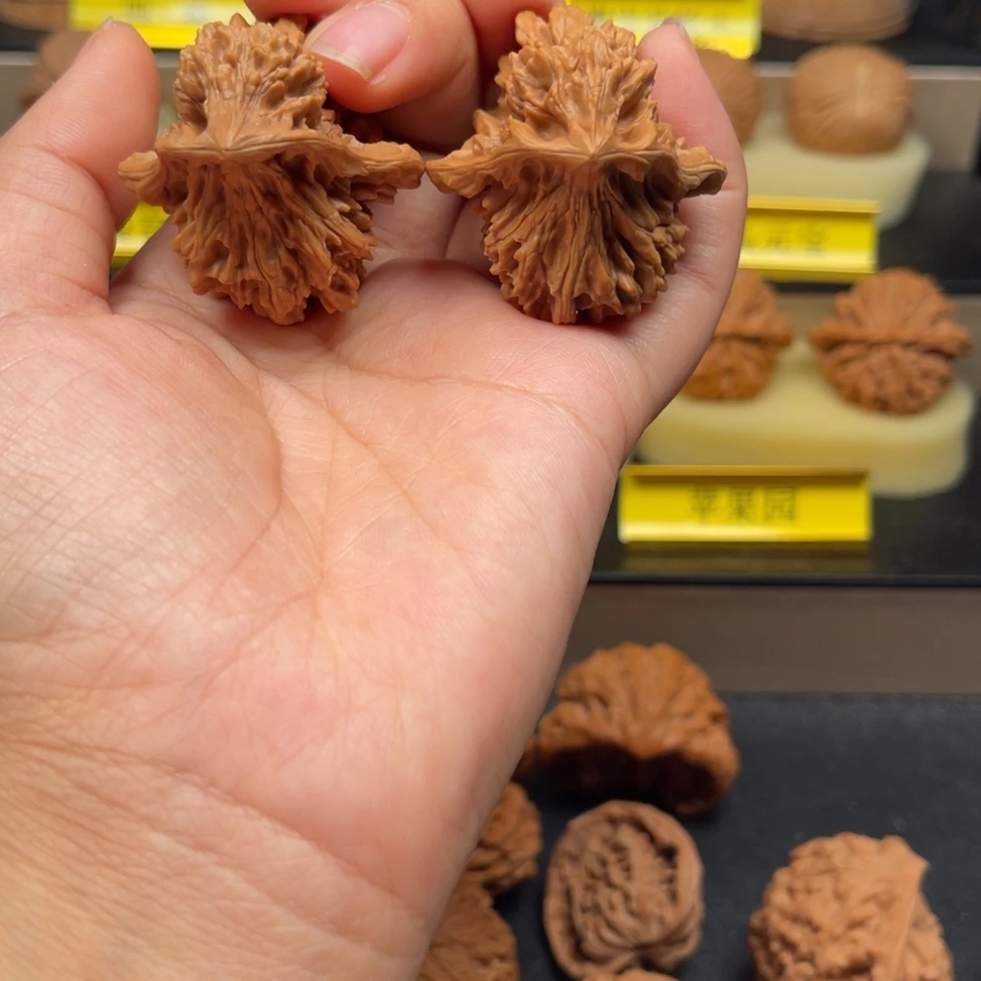 小***士吊坠文玩核桃大鸟