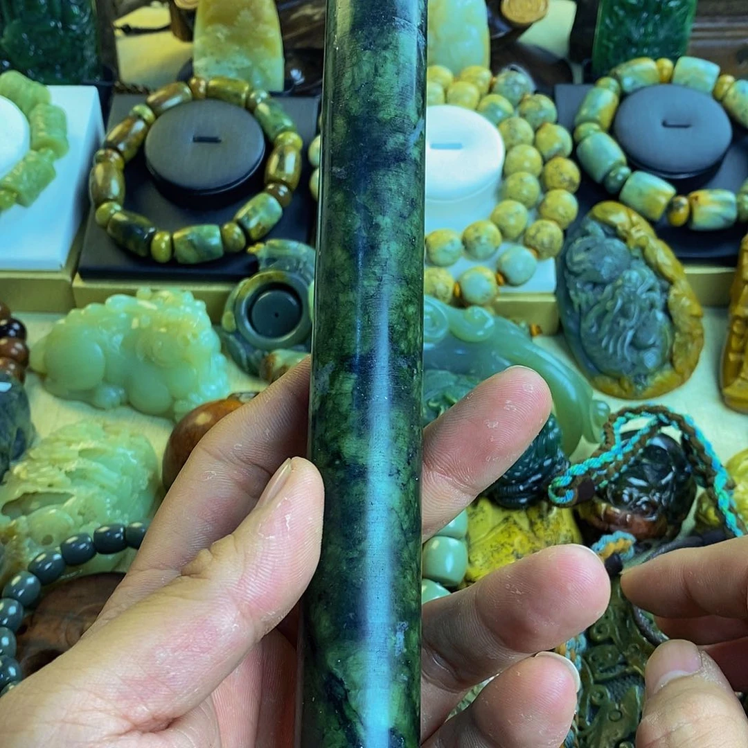 蛇纹石玉擀面杖未镶嵌