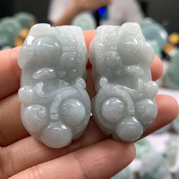 翡翠未镶嵌颈饰貔貅一对福利