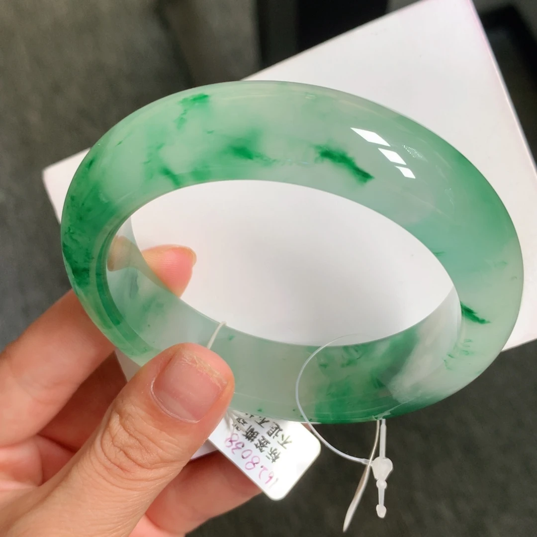 石英质玉（非洲翠）未镶嵌手镯
