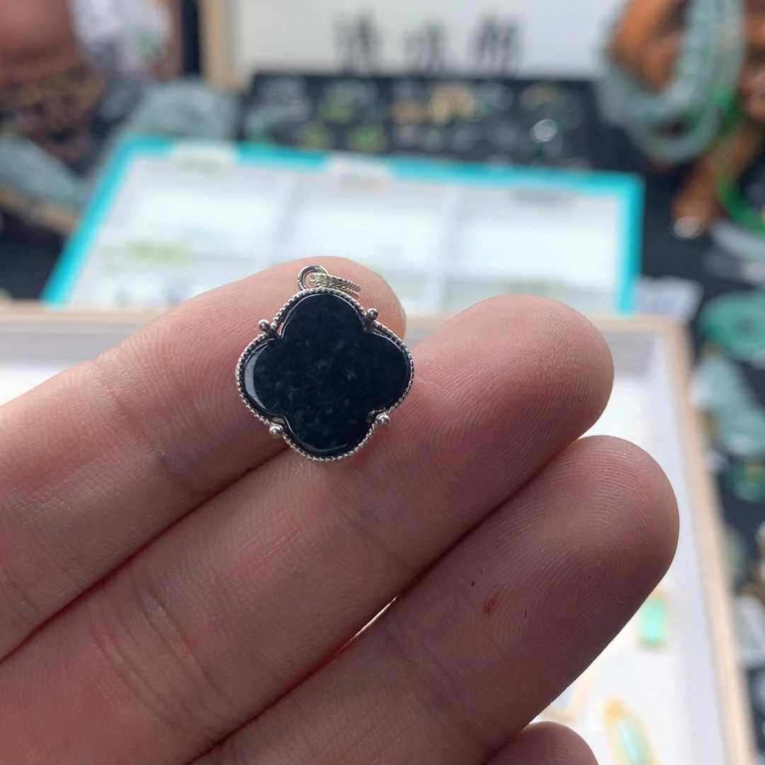 颈饰银S925镶嵌翡翠