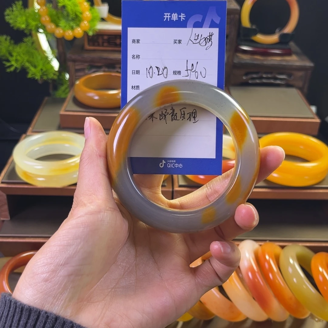 未镶嵌手镯石英质玉人**梦