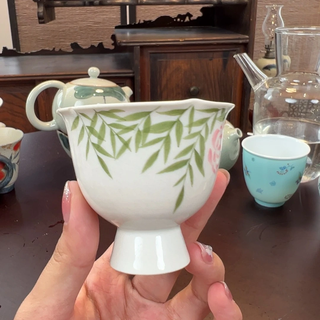u 茶具等产品的生产和销售为一体的