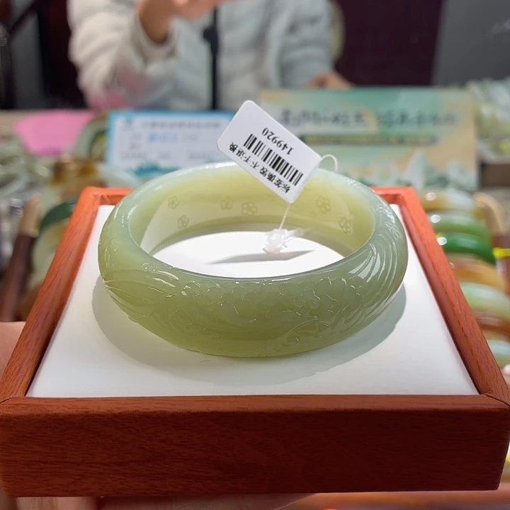 和田玉未镶嵌手镯47。 57