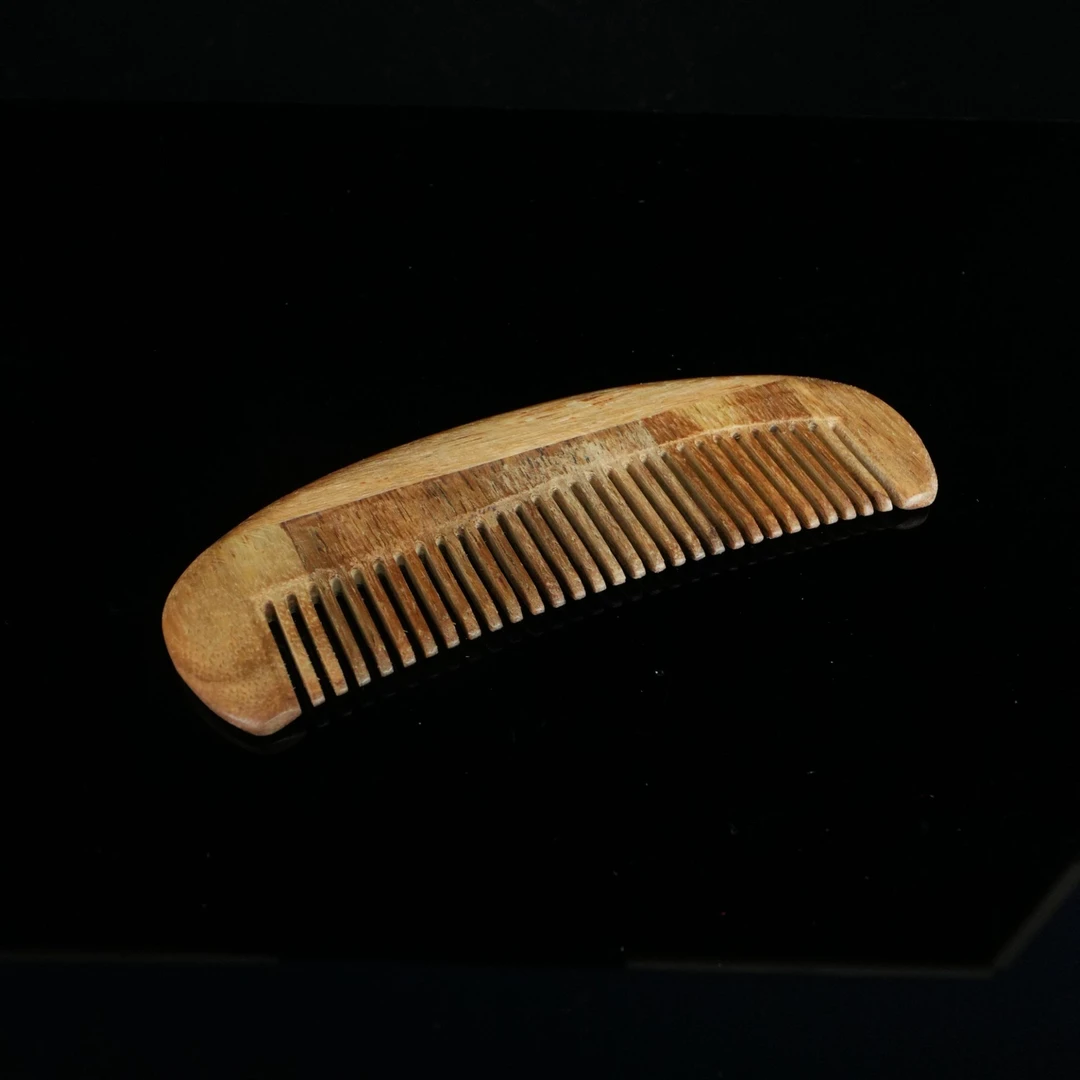DY-B3006 西马软丝老料沉香/半月形梳子 14.8x4.8x0.8cm 13.8g
