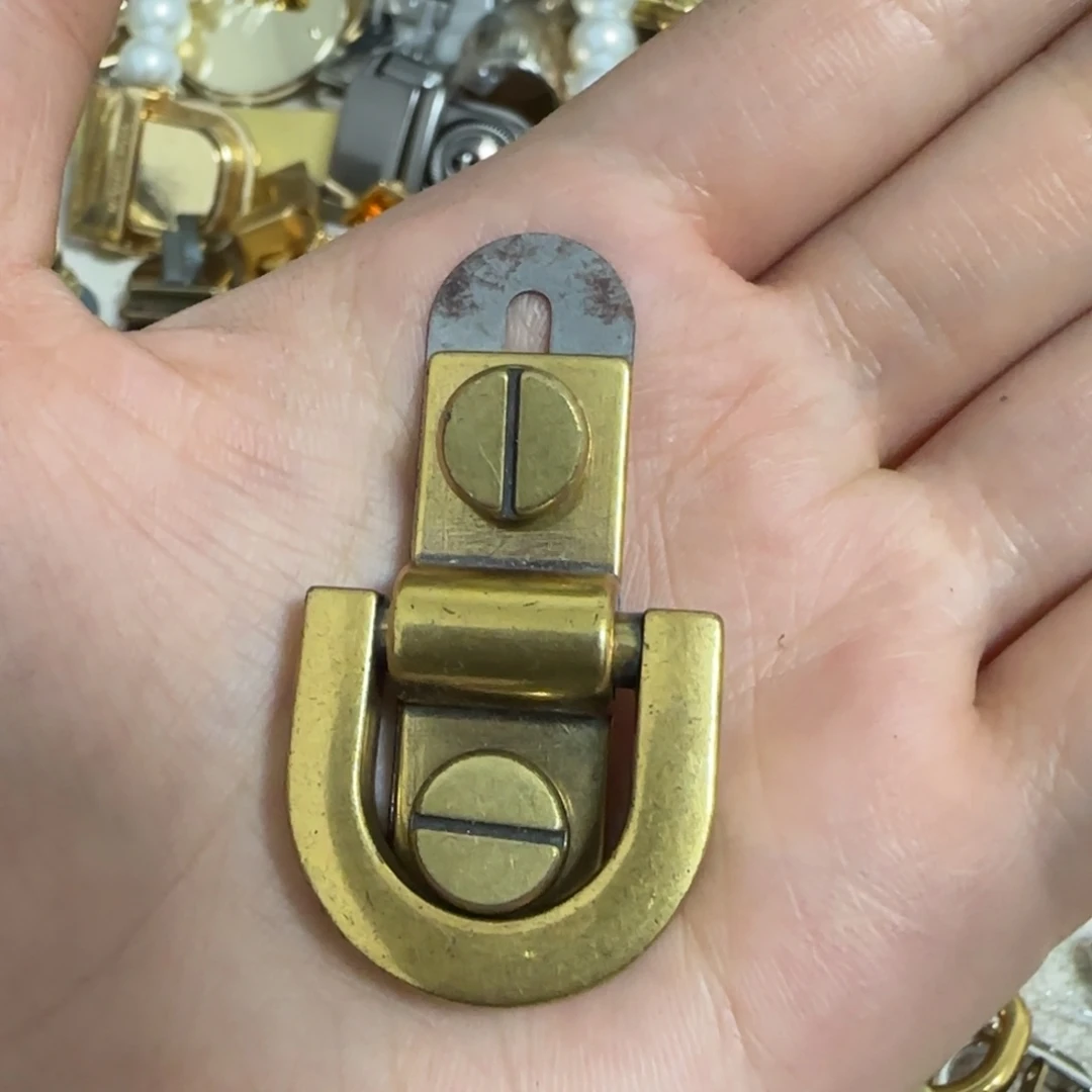 螺丝侧边15元5对.