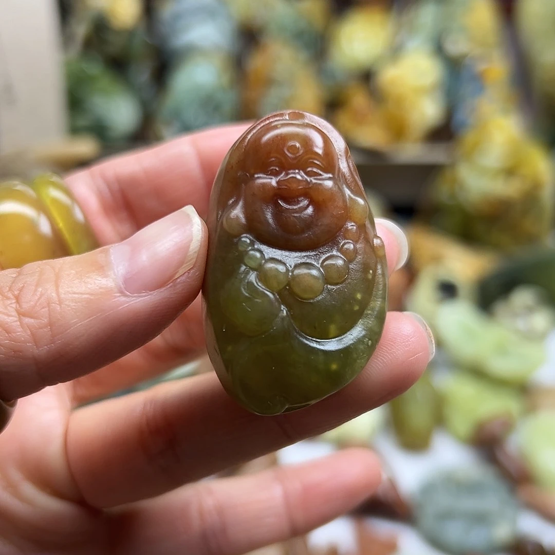 岫玉未镶嵌颈饰辽阳料粉绿笑佛