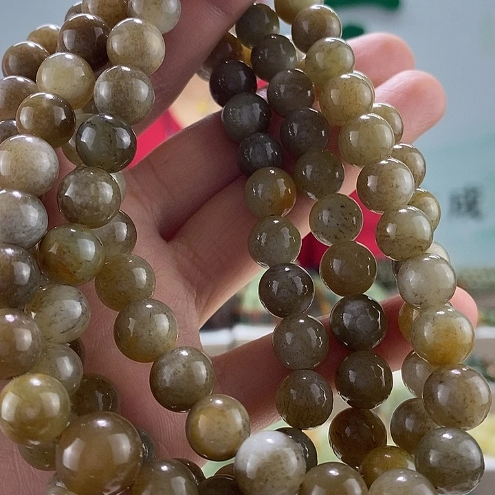 透闪石质玉手链未镶嵌有瑕