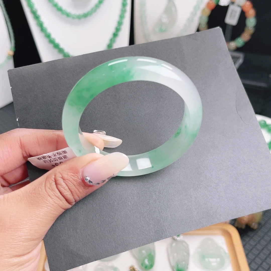 石英质玉未镶嵌手镯