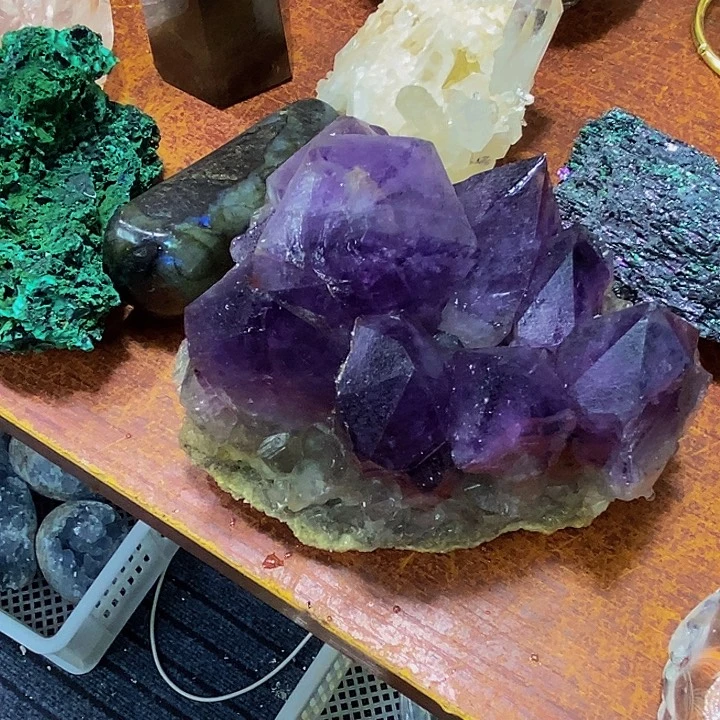 雨***霖珠宝半成品未镶嵌水晶
