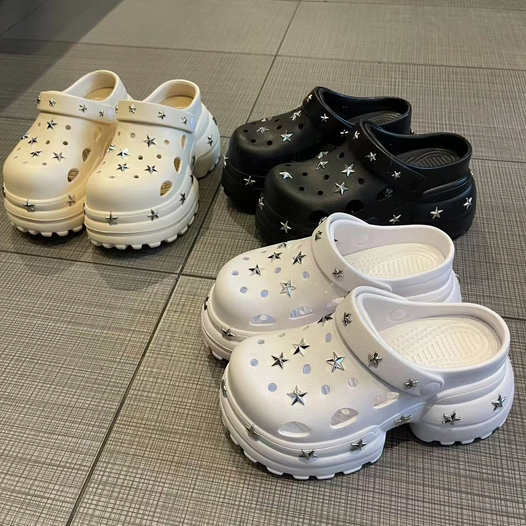 10厘米洞洞鞋女款夏天外穿厚底踩屎感2025新款夏季网红鞋海边外出