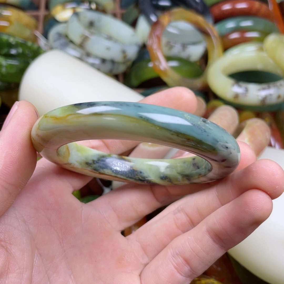 蛇纹石玉未镶嵌手镯