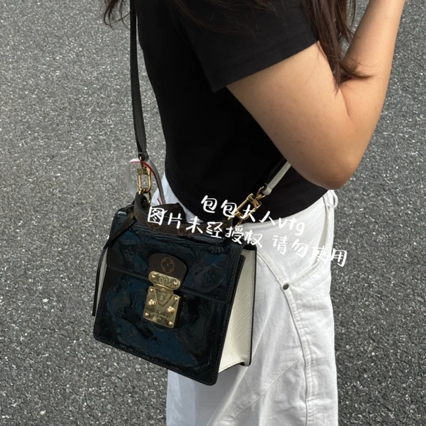 99新 LouisVuitton/路易威登 芯片款黑金漆皮春街手提单肩包