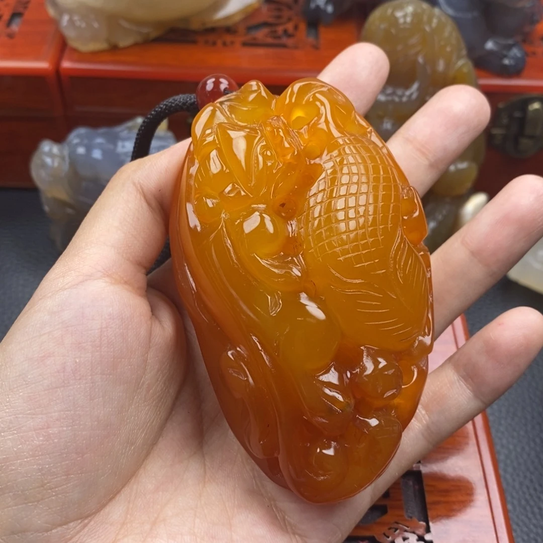 无***生未镶嵌玛瑙/玉髓珠宝奇石