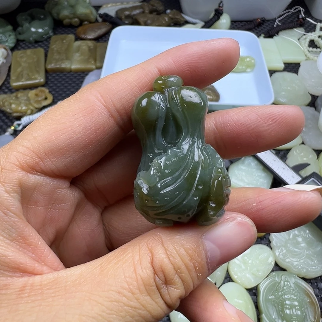 和田玉未镶嵌颈饰卡40.8