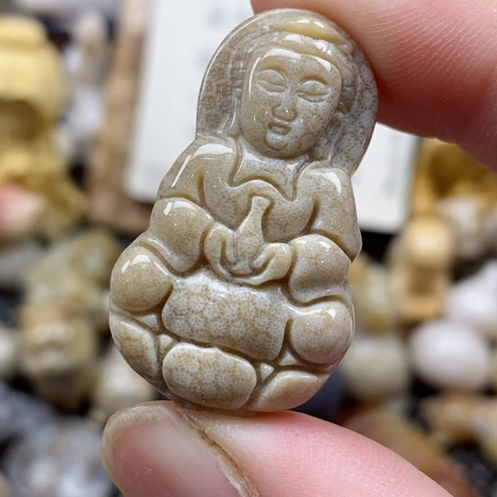 颈饰未镶嵌硅化珊瑚（珊瑚玉）小