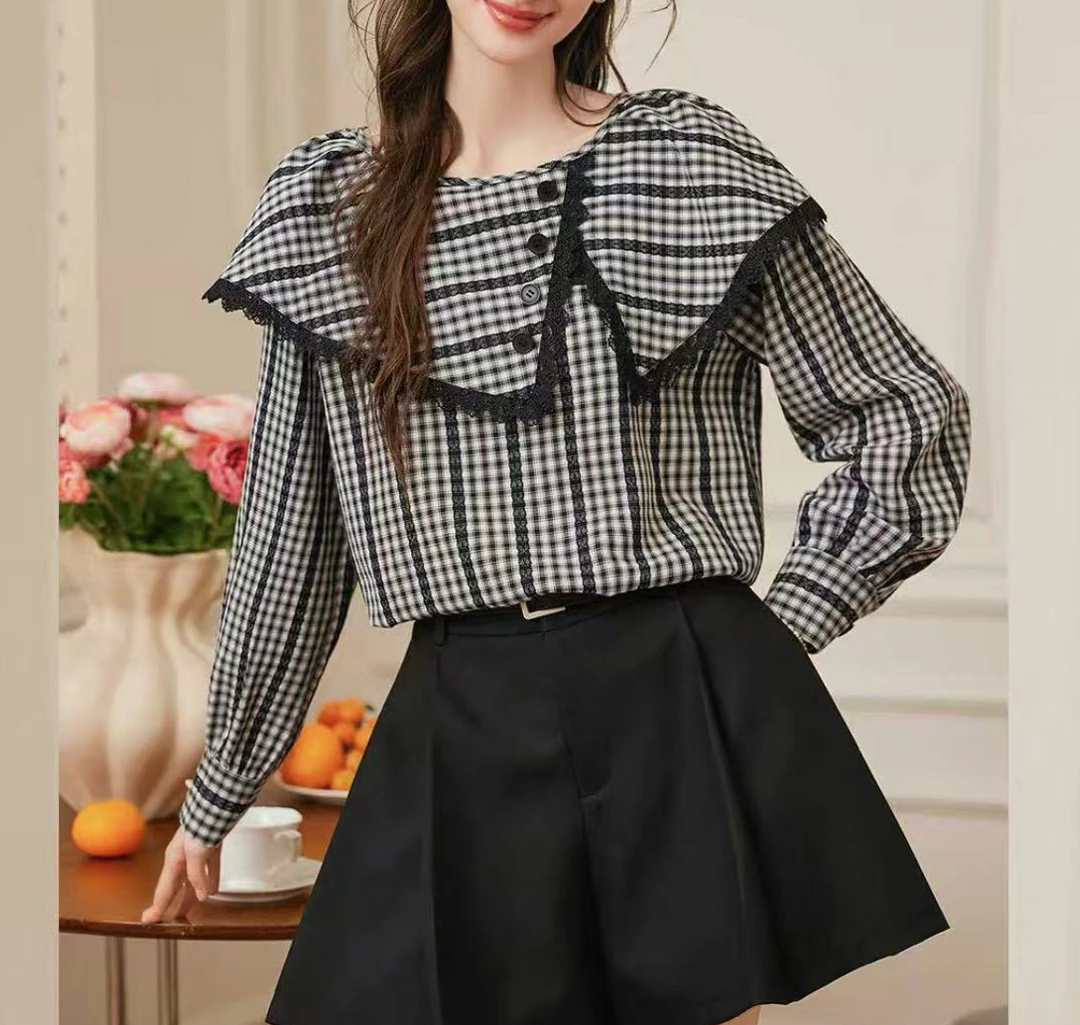 100-199荷叶领衬衫2025夏季新款洋气宽松条纹蕾丝花边一字肩上衣