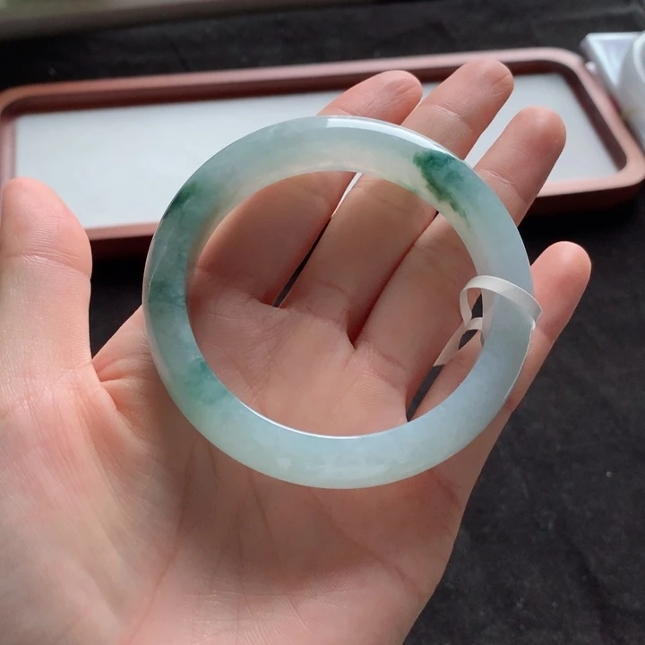 翡翠手镯未镶嵌手镯