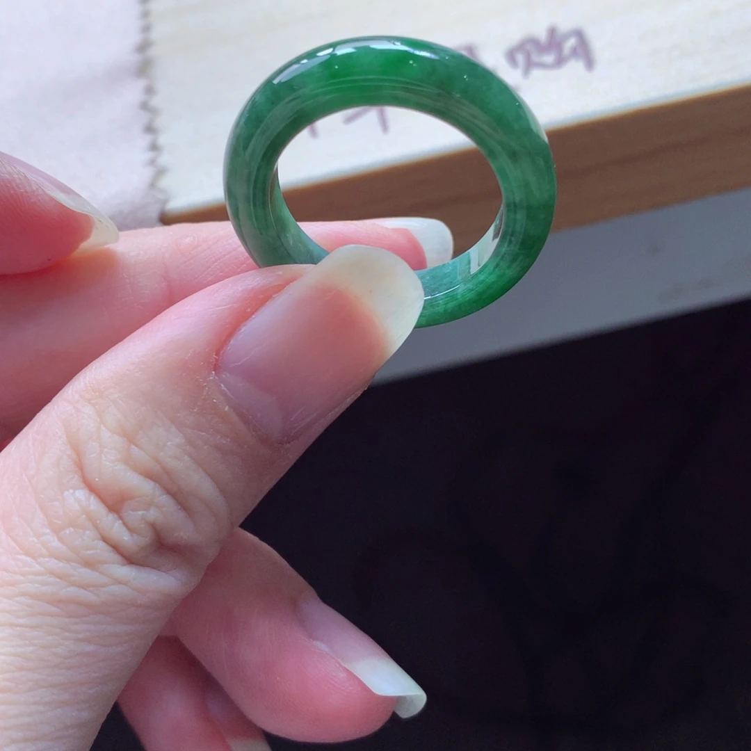 翡翠颈饰未镶嵌吊坠